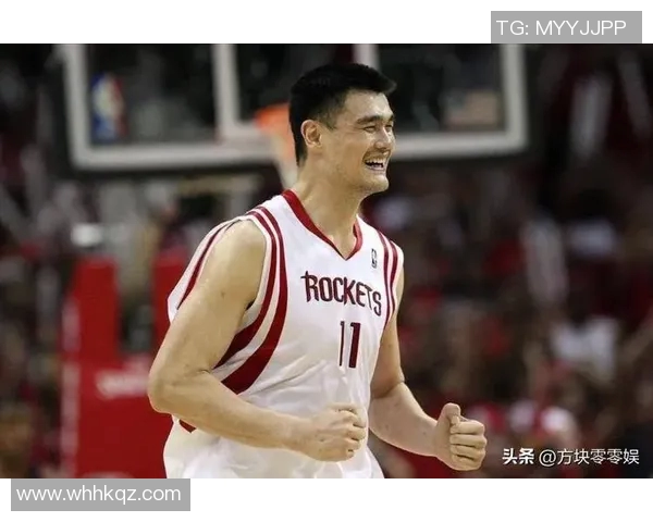 姚明霸气点头瞬间引发全场热烈反响展现巨星风范与自信魅力