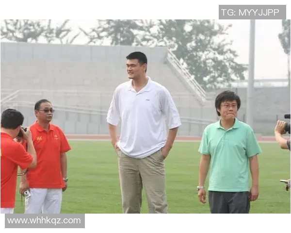 姚明对莱昂纳多的精彩评价引发体育与电影界的热议与共鸣