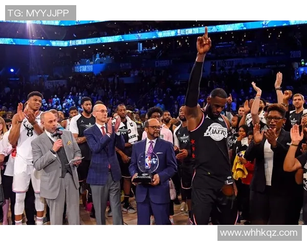 全明星篮球比赛的竞技水平与职业联赛的比较分析 全明星篮球比赛的竞技水平与职业联赛的比较分析